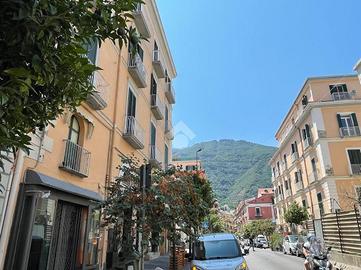 6 LOCALI A CASTELLAMMARE DI STABIA