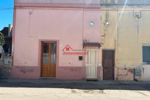 Casa indipendente con giardino