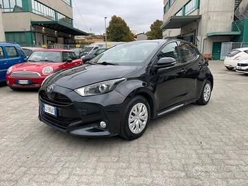 Toyota Yaris 1.5 Hybrid 5 porte Business UNIPROP. 