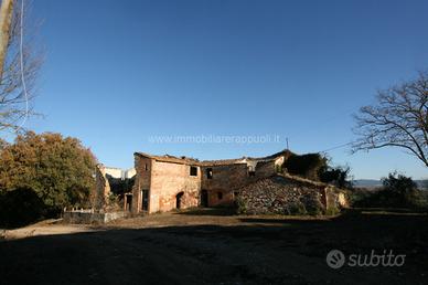 CL104 - Antico casale panoramico da ristrutturare