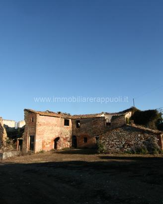 CL104 - Antico casale panoramico da ristrutturare