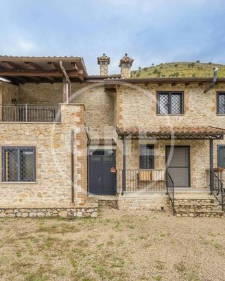 Villa di 260 m² con 4 locali a Sonnino