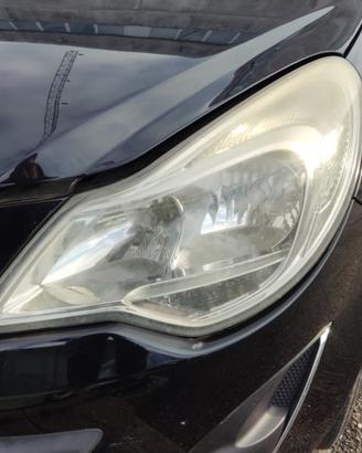 Proiettore sinistro OPEL CORSA D del 2011