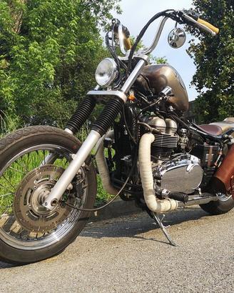 Triumph America 800