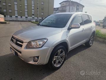 Toyota RAV4 4x4 automatico 2.2 D-Cat A/T 150 CV Lu