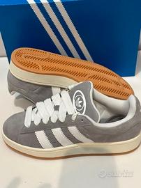 Le classiche scarpe da ginnastica Adidas EU42