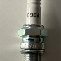 Candela di accensione ngk D9EA 2420