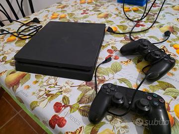 PS4 + 15 giochi+2joystick