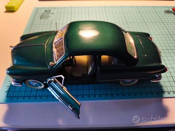 Modellino FORD 1949 SCALA 1/18