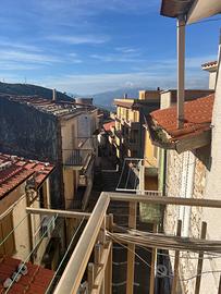 Palazzo di 4 appartamenti rifiniti con utenze