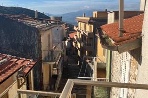 Palazzo di 4 appartamenti rifiniti con utenze