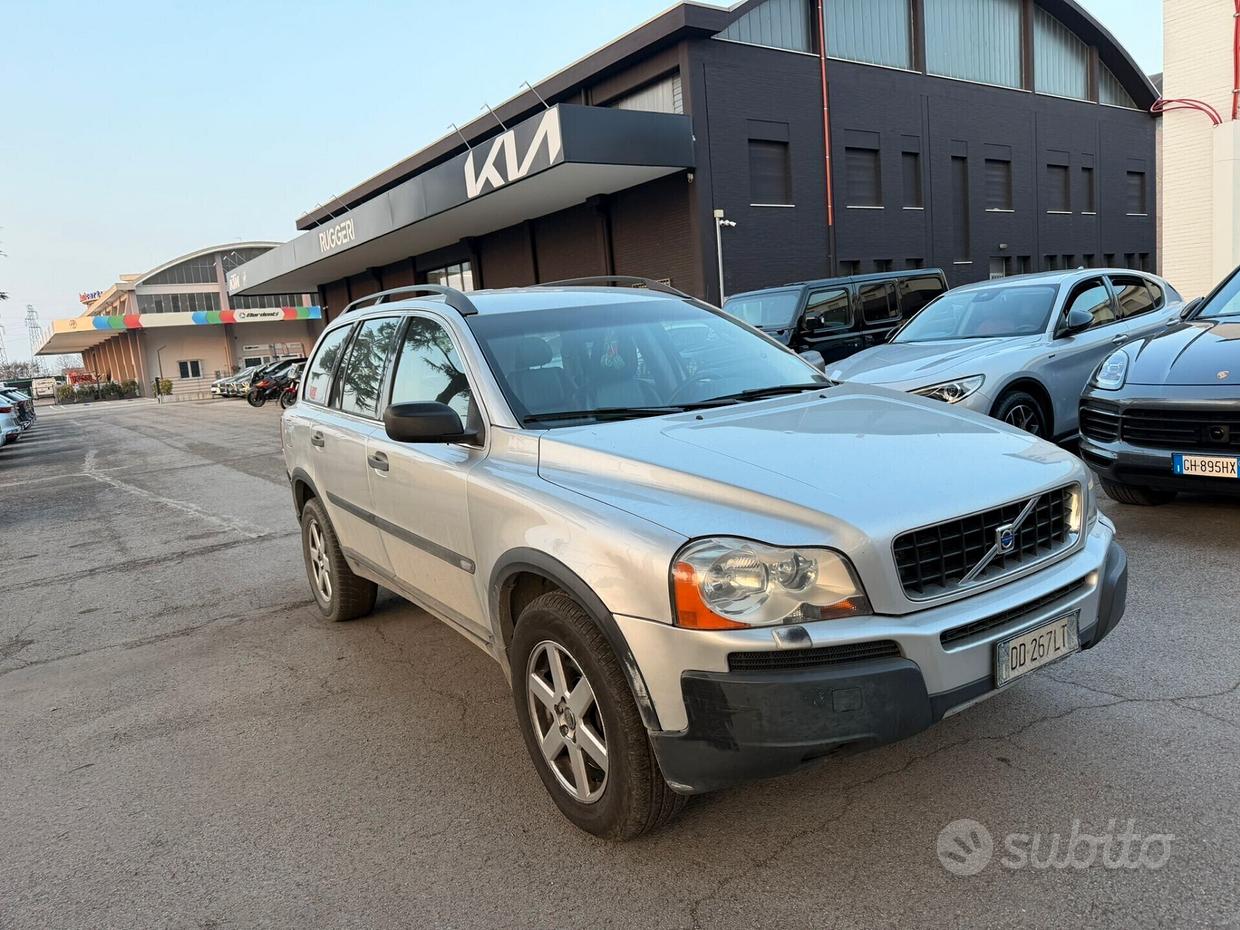 Volvo XC 90 XC90 2.4 D5 185 CV AWD Momentum COMMER
