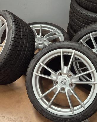 Cerchi e pneumatici invernali Porsche 911 (992)