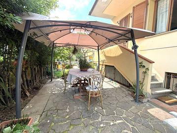 Villetta a schiera di 160 m² con più di 5 locali e