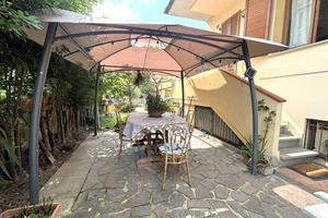 Villetta a schiera di 160 m² con più di 5 locali e