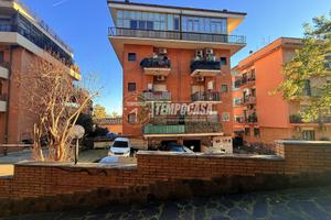 MONOLOCALE CASSIA-TOMBA DI NERONE