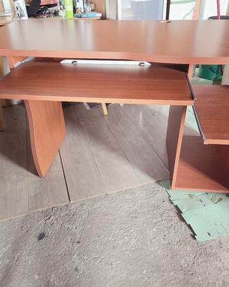 scrivania porta PC in legno