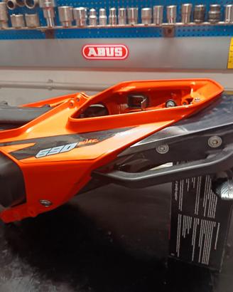 KTM 690 DUKE  CODONE COMPLETO 