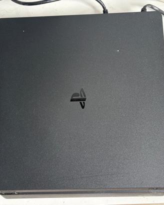 Play station 4, con controller e 5 giochi