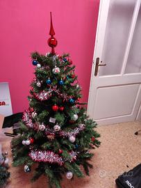 albero di natale addobbato