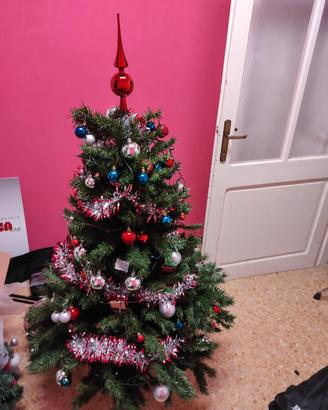 albero di natale addobbato