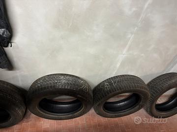 Gomme usate invernali 225 60 18 Goodride