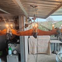 Giogo antico trasformato in lampadario rustico – f