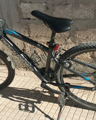 bici Mountain bike misura 27,5 adatta per ragazzi 