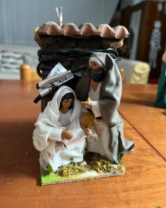 Personaggi del presepe in movimento