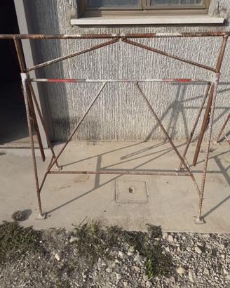CAVALLETTI IN FERRO