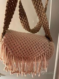 Borsa fatta all'uncinetto