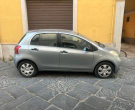 Toyota Yaris 1.3 5 porte consumi bassissimi