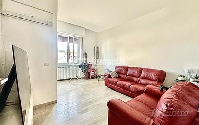 AMPIO BILOCALE RISTRUTTURATO CON TETTO APPENA RIFA