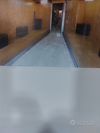 Negozio con magazzino