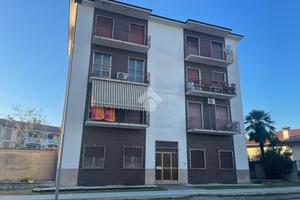 2 LOCALI A VILLA CORTESE