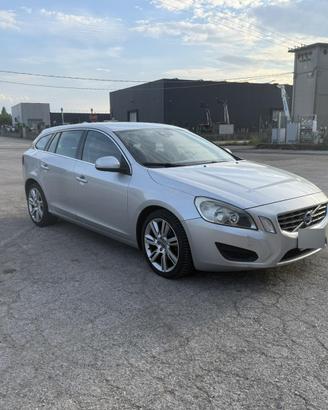 Volvo v60 d3 2011