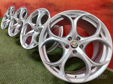 Cerchi Alfa Romeo Giulia Originali 8Jx19 - 9Jx19