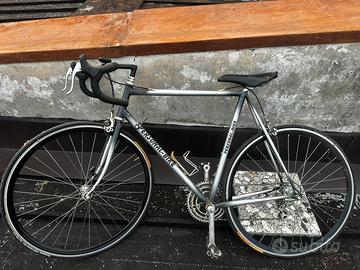 Bici da corsa in acciaio
