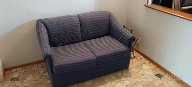 Divano letto blu - apertura rapida