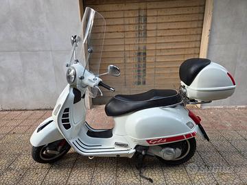 Vespa 300 GTS  Super IE