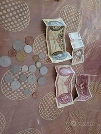 banconote con monete 