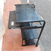 tavolino/scrivania per pc con 2 ruote e ripiani