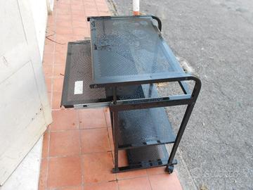 tavolino/scrivania per pc con 2 ruote e ripiani