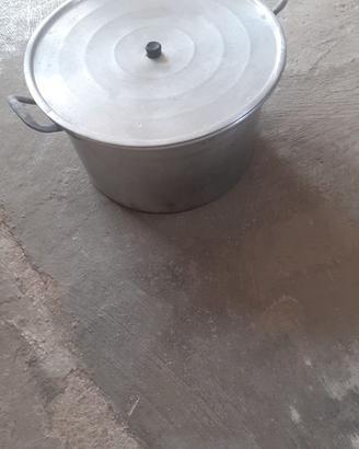 Pentolone per la salsa