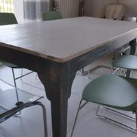 Tavolo da pranzo in legno – effetto antichizzato