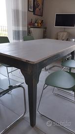 Tavolo da pranzo in legno – effetto antichizzato