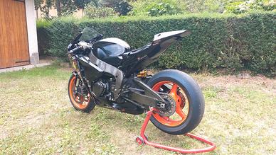 honda cbr 1000rr fireblaide pronto pista