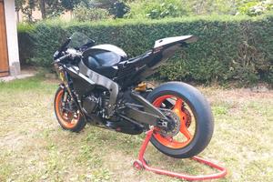 honda cbr 1000rr fireblaide pronto pista