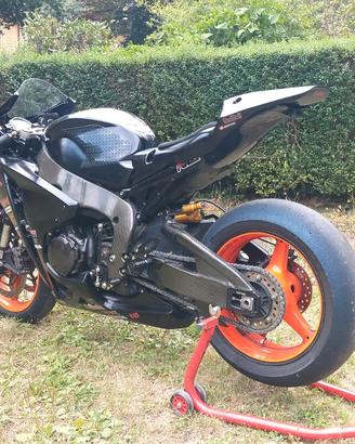 honda cbr 1000rr fireblaide pronto pista