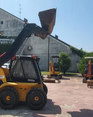 MINIPALA GOMMATA USATA SERVOCOMANDATA JCB 170
